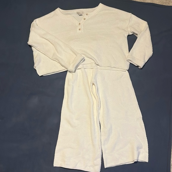 Women’s two piece set - Picture 1 of 3